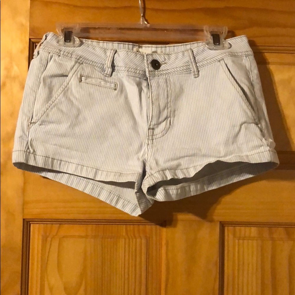 Bullhead blue/white striped low rise shorts